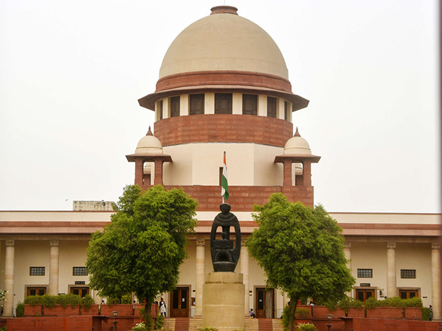 ADVOCATE IN SAKET COURT